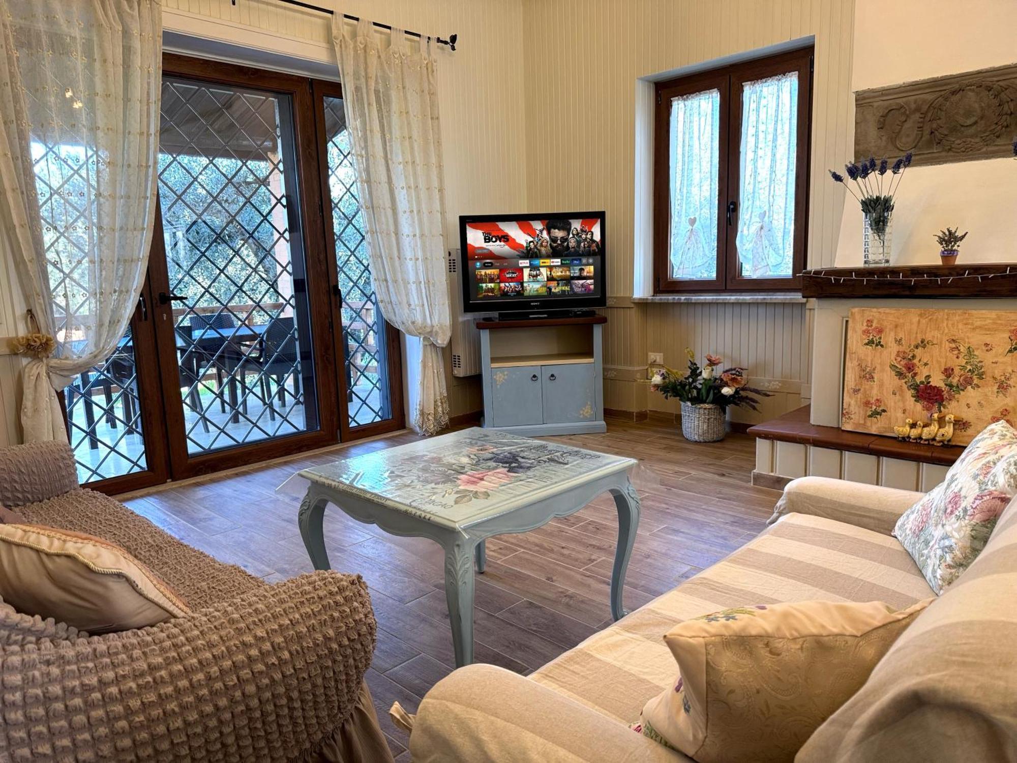 La Piccola Provenza Villa ฟิอาโน โรมาโน ภายนอก รูปภาพ